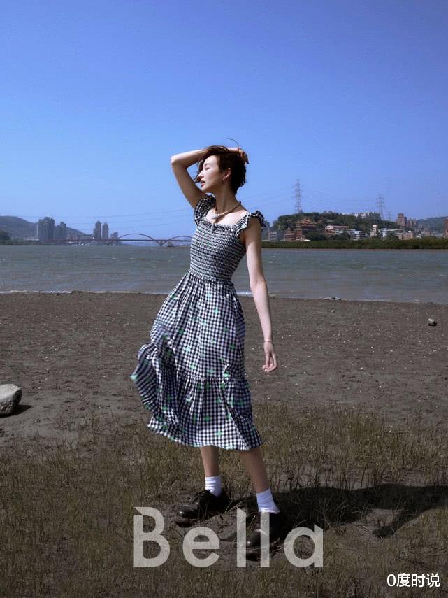 『短发』张钧甯登杂志封面，玩转多元穿搭风格，短发造型太帅气