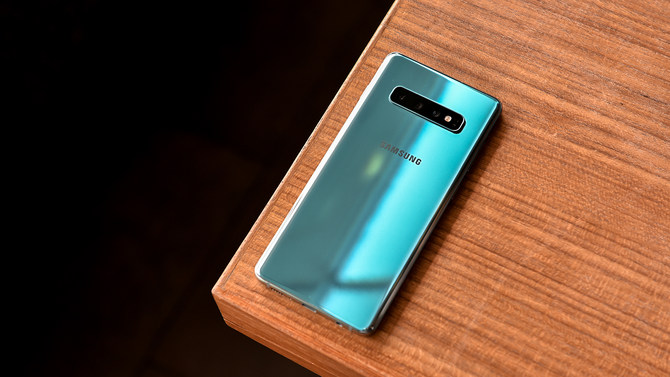 三星galaxy s10|三星彻底爆发，AMOLED屏+128GB大降2700元，屏下指纹+4100mAh