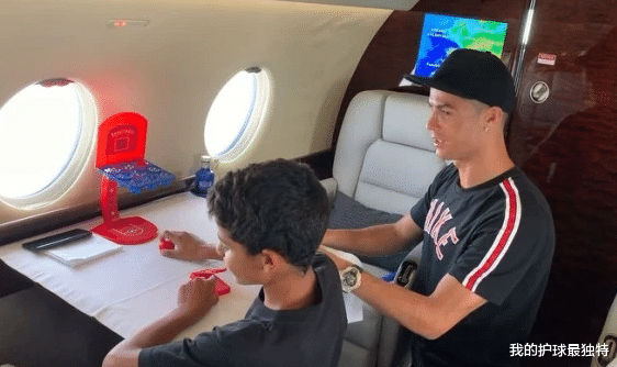 C罗▲1.7亿!C罗私人飞机曝光:全球限量250架 6小时飞回尤文