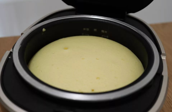 「蛋糕」为什么你做出来的蛋糕塌陷又黏稠不蓬松？原来是因为……