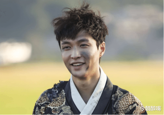 陈奕迅|张艺兴的歌词,写的正是他在追梦过程中的经历,以及心路历程