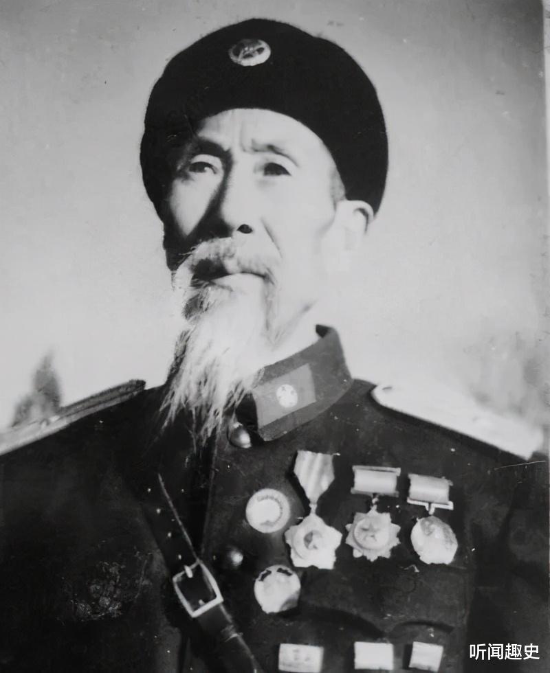 八路军|1955年授衔，他死活不愿剪掉胡须，主席：功劳大，给个特例！