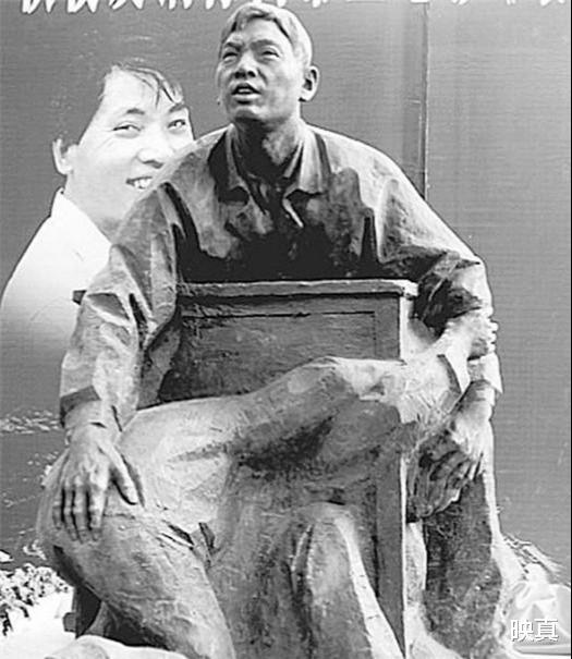 汶川地震▲12年前，汶川地震中为救学生牺牲的谭千秋，女儿北大毕业又上哈佛