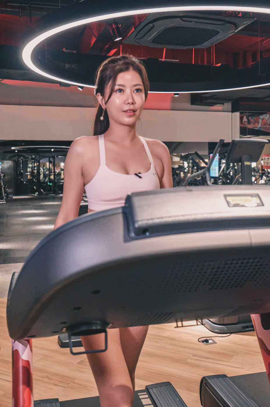 |放弃空姐铁饭碗，英超女神王昊玥的逐梦之路