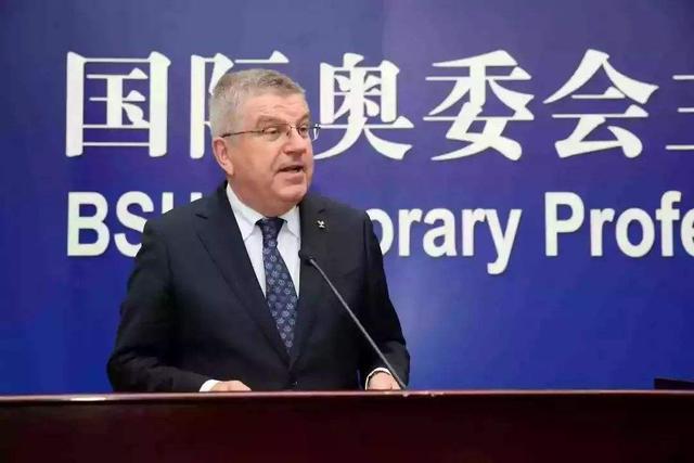 「中国男篮」FIBA高管宣布好消息，中国男篮进军奥运机会来了，杜锋喜上眉梢