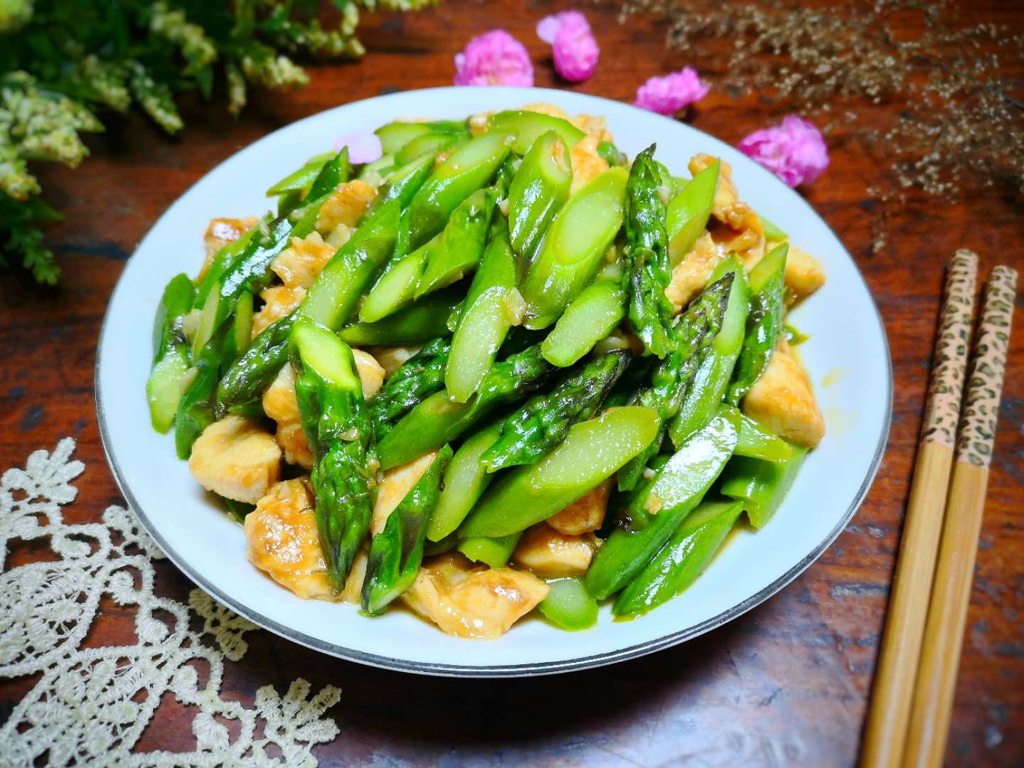 「芦笋」这菜素有“负热量”之称,减肥燃脂又奇效,让体重蹭蹭往下掉!