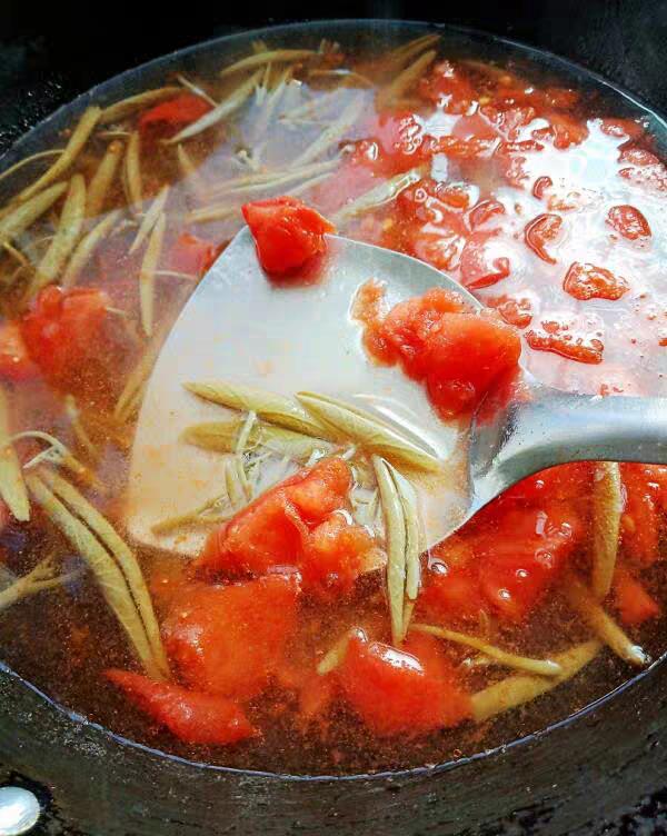 鸡汤|这汤喝到出伏，隔天喝一碗，湿气消失了，比鸡汤鲜，精气神倍儿棒