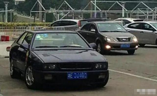 桑塔纳|湖南现200万“桑塔纳”，车主：天天被交警拦，非要说我改车标