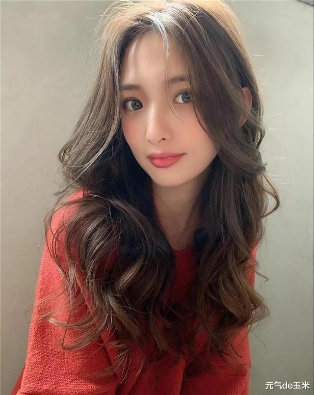 发型|奔五的女人快告别“大妈卷”吧！试试“减龄发”，更显气质还年轻