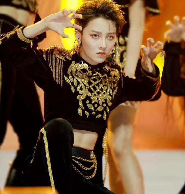 【谢娜】《乘风破浪的姐姐》官宣定档！谢娜扎高马尾跳女团舞，比吴昕还牛