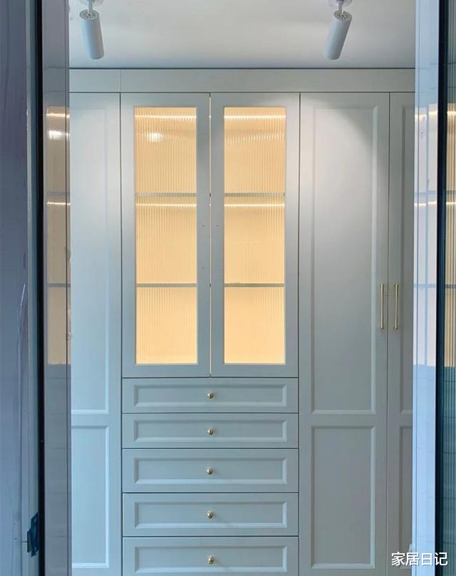 |衣帽间刚装好忍不住晒晒！格局虽差但设计完美，邻居都夸有创意！