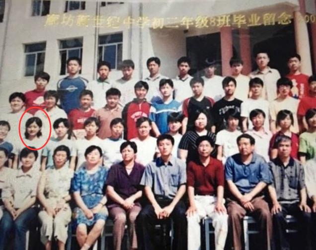 「向往4」明星小时候在班级有多扎眼？看热巴和鹿晗的毕业照，想认不出都难