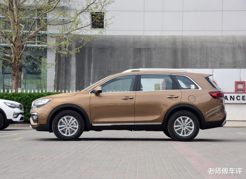 起亚汽车|又一合资大7座SUV清仓甩卖，从18万跌至13.7万，丐版就配6AT