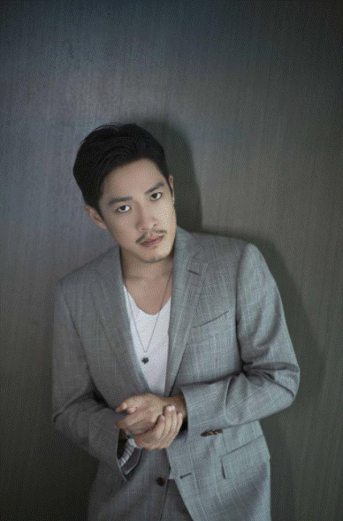 吕丽萍|张丰毅吕丽萍联手，5年都没把儿媳捧红，却被靳东一部剧带火了！