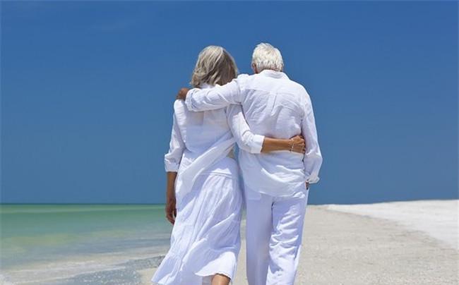 半路婚姻，臨到退休變瞭樣，女人到五十，最關心的是什麼？-圖5