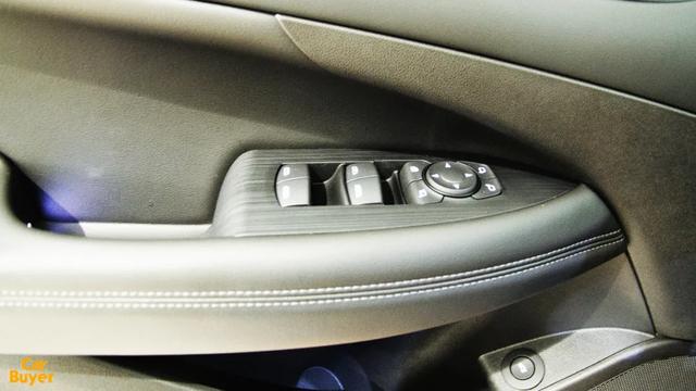 君越|君越VS亚洲龙：比空间、气场、质感，谁是B级车最高“绝对值”