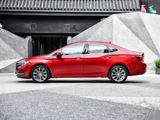 宝马5系|别克威朗算拼了,优惠5.35万,裸车价不到10万,车迷:轩逸买早了