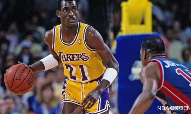 马努·吉诺比利|板凳走出的王者！盘点NBA替补席上的十大巨星：吉诺比利仅第三！