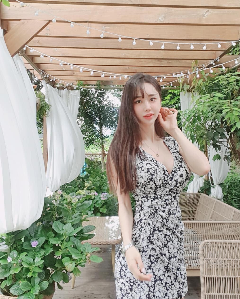 |喜欢的歌，单曲循环。喜欢的人，百看不厌