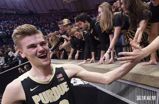 基里连科:基里连科再现!臂展2.46米,一人引发26所顶级大学争抢,历史罕见