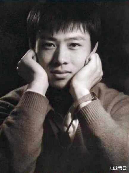 胡亚捷|胡亚捷与妻子离婚大战，3次战败，却次次收获“战利品”，今如何？