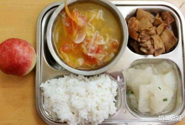 |“妈妈我在幼儿园吃了2碗饭”，看完午餐照片后，妈妈却表示酸了