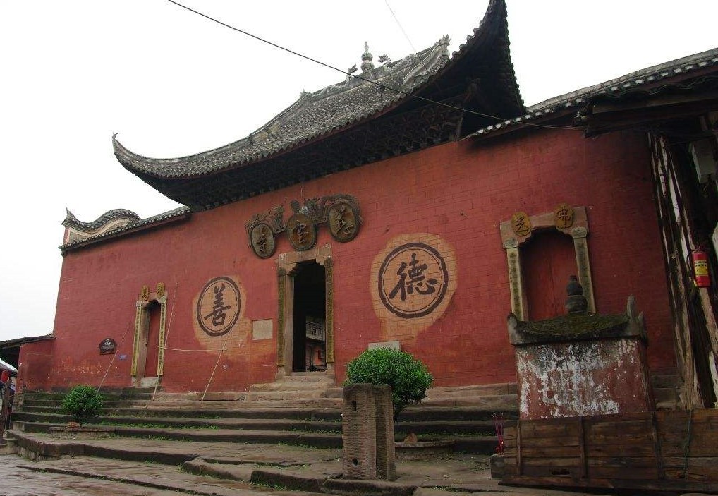尧坝古镇|取景于它的电影被禁多年，于丹说它是“活着的古镇”，其实它是一部川南时光机