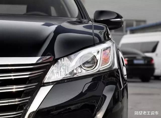 丰田皇冠|被遗忘的“豪车”，车长超5米配8AT，实力不输A6，仅售22万却无人识