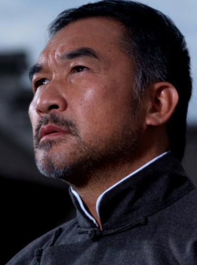 「周星驰」根本没有武术功底，却演了一生的武侠片，周星驰都给他跑过龙套