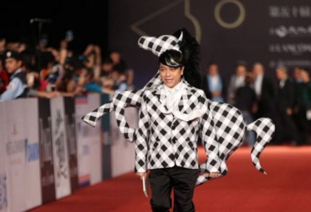 「黄渤」他曾侮辱过刘德华,还得罪过巩俐,后来却被黄渤怼到无言以对