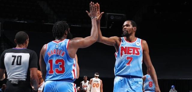 詹姆斯·哈登|历史第一人！哈登首秀32+14+12乐坏了，采访难掩兴奋，纳什也表态