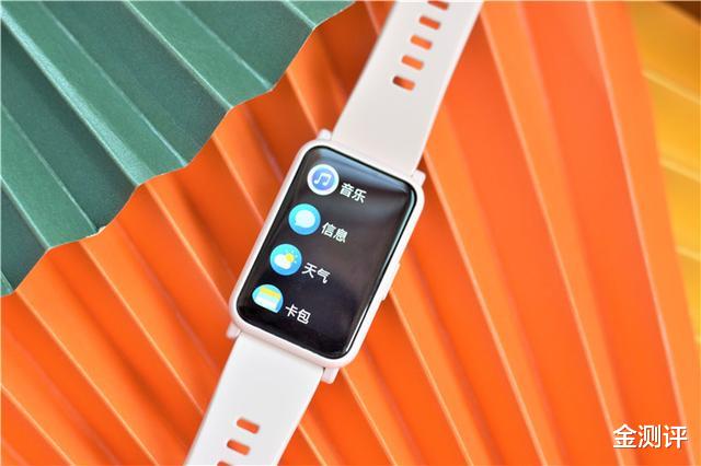 高通骁龙|荣耀手表ES实际体验如何：1.64英寸大屏，丰富健康监控管理