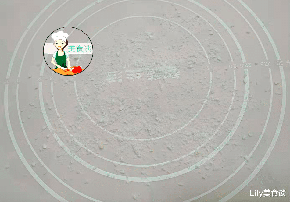 [玉米]糯米粉一定要试试这种做法，一蒸一卷，软嫩甜香，一口一块真解馋