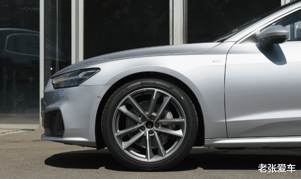 奥迪A7|买啥宝马5系，30岁男人开它更拉风，如今新车连跌7.78万，没白等