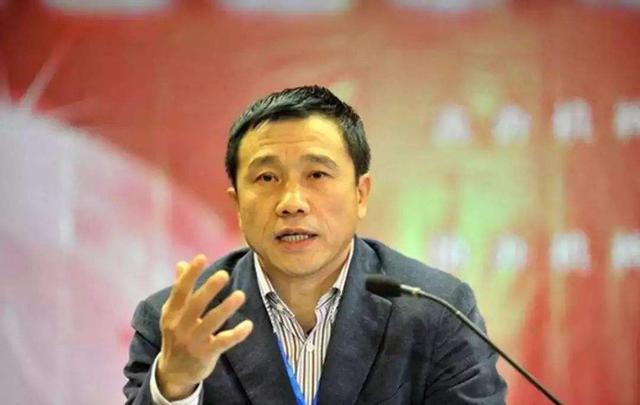 [新疆男篮]他是篮球圈最富有老板！身价近500亿，曾给周琦开出2000万年薪