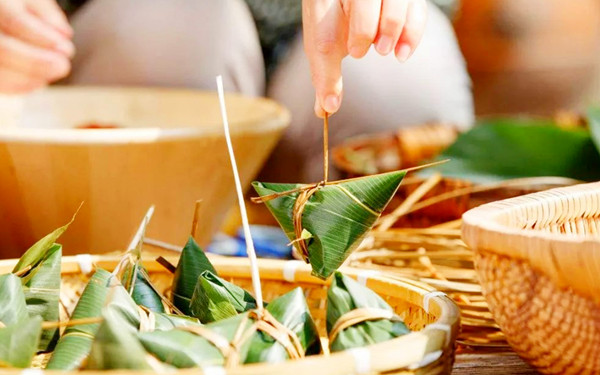 龙虾■明日端午，别忘记吃“五红”，寓意家人身体健康好，错过要等一年