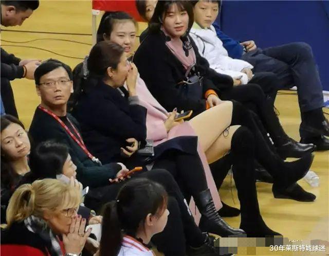 朱婷@朱婷真实在！介绍女排精神主动讲丢冠耻辱 张常宁因拿1分被骂惨