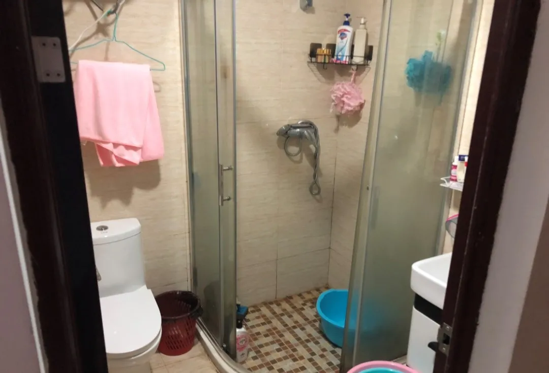 浙样的生活|新婚2月,男子在老婆闺蜜家厕所里“寻求刺激”,被发现后还……