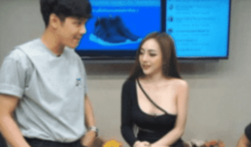 【】泰国体育节目为提高收视率这“波”操作也是稳了，网友：女嘉宾真敢穿