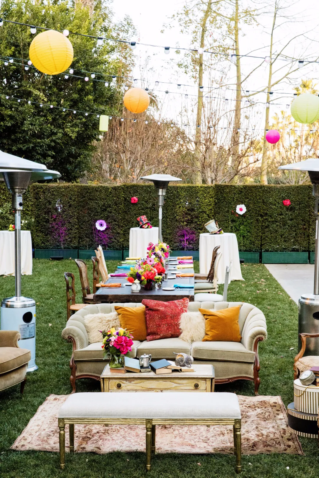 []庭院里的派对