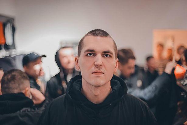 英国英鸟|俄女子花4天肢解丈夫尸体，还将器官放冰箱，2岁儿子目睹全程