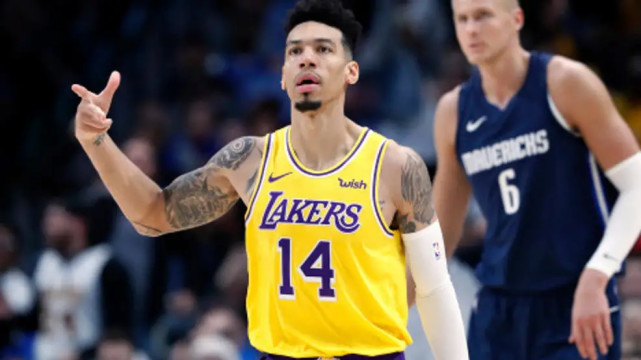 季后赛|湖人一战揪出三大罪人！一个季后赛太软，一个只会浪投，一个能力太差