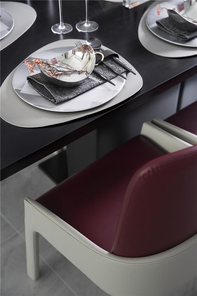 |他家仅有115㎡，坚持现代轻奢风，却深深吸引人，太典雅了