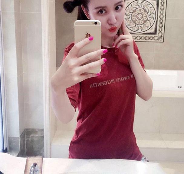 带你看看张萌的豪宅，如今生活像皇后一样，房子豪华程度不输皇宫