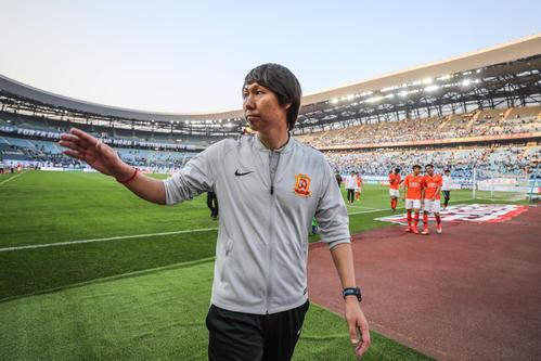 李铁■归化球员难管理,李铁或将请出一人,威望撼动全队