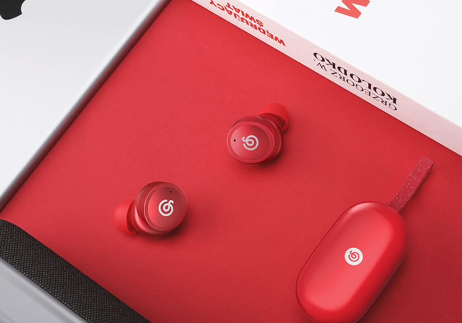 蓝牙耳机|手握8亿用户，网易云却在版权上“搁浅”，如今找到新出路？