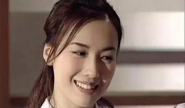 『香港小姐』连袁咏仪老公都赞不绝口的港姐，竟被大8岁的她秒杀了？