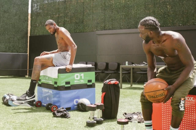 凯文·杜兰特▲赚大了！杜兰特离队320天后，篮网向全联盟摊牌，勇士被他坑惨了