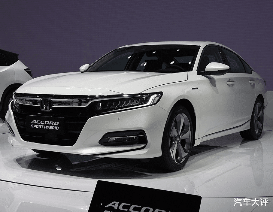 「丰田凯美瑞」5月中型轿车销量前十五排名;丰田凯美瑞夺冠,大众帕萨特仅排名第十二