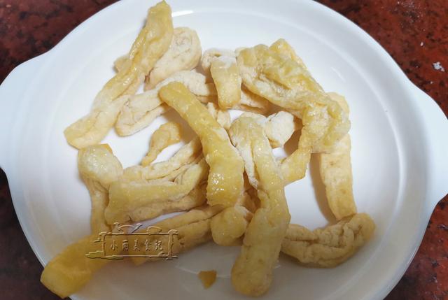 油豆腐|这菜才两块钱一斤，蛋白质比牛奶高，和青菜是绝配，不加肉煮都香